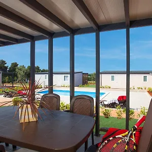 4* Park za odmor Adria Mobile Homes In Kastanija